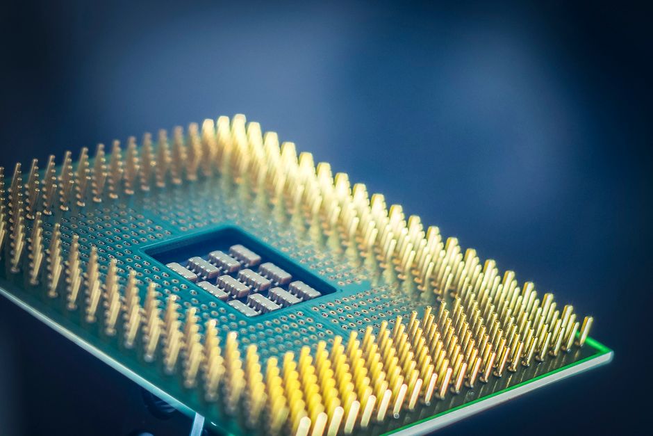 量子コンピュータ、いつ私たちの生活を変える？富士通・理研の1,000量子ビット挑戦と10年後を超わかりやすく解説